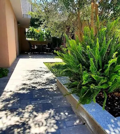 Lana Apartment *